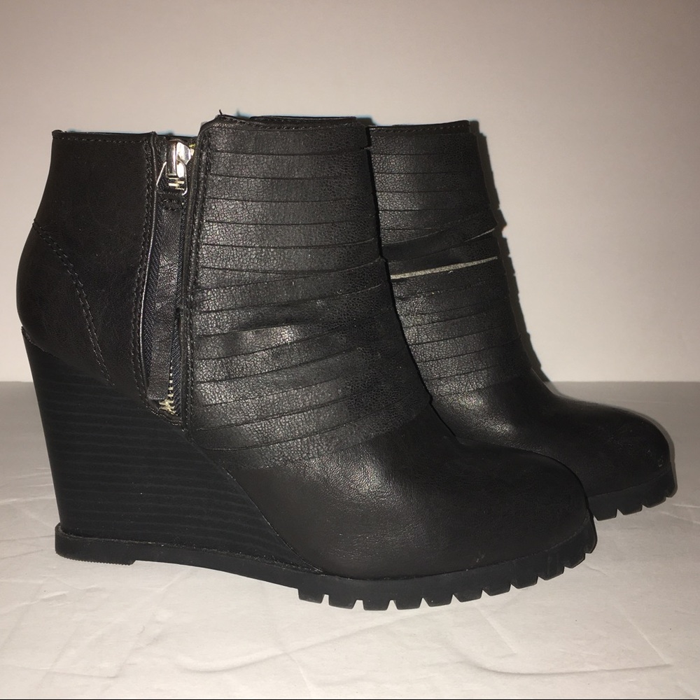 Black wedges booties